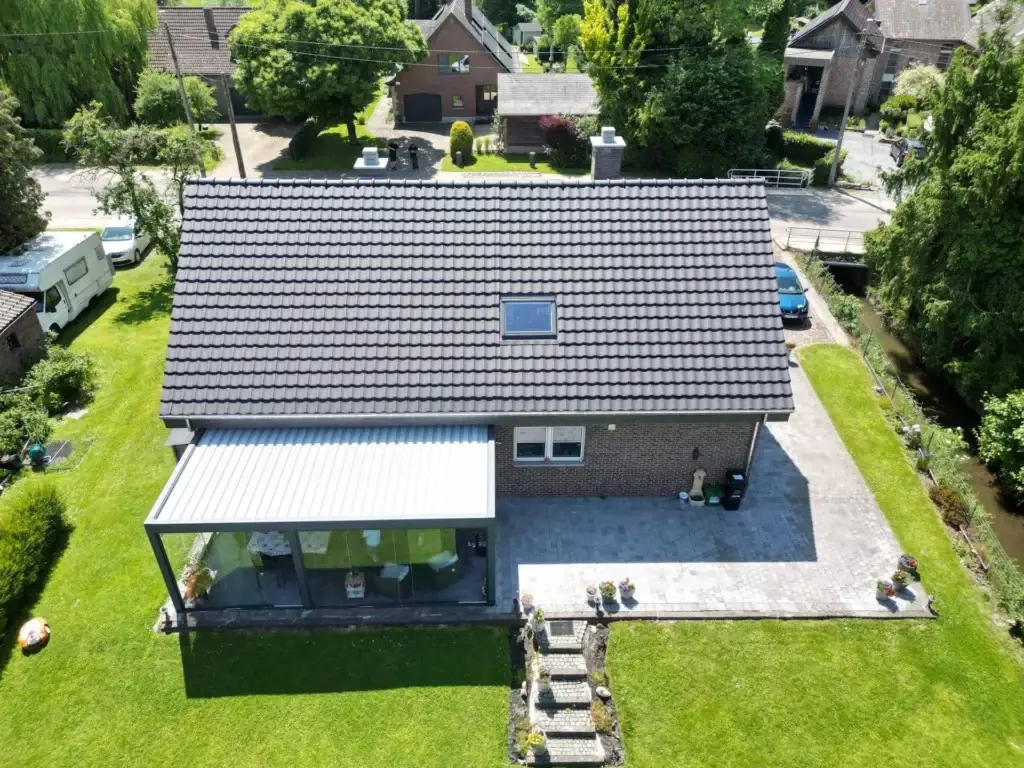 Toiture inclinée entièrement rénovée et isolée en PIR | Intervention par CBA Construct