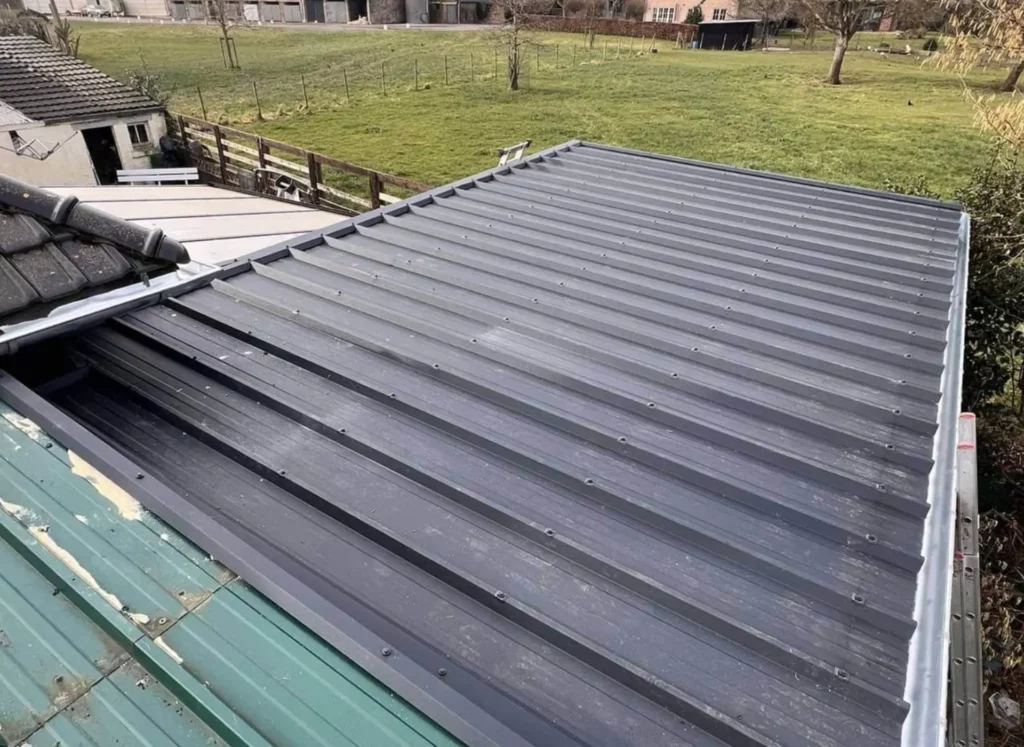 Dépannage urgent | Après intervention CBA Construct | Rénovation d'une toiture en tôle envolée pendant les grands vents